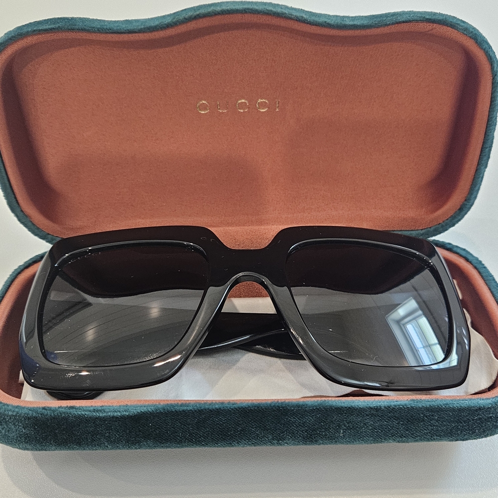 Gucci Black Square Sunglasses